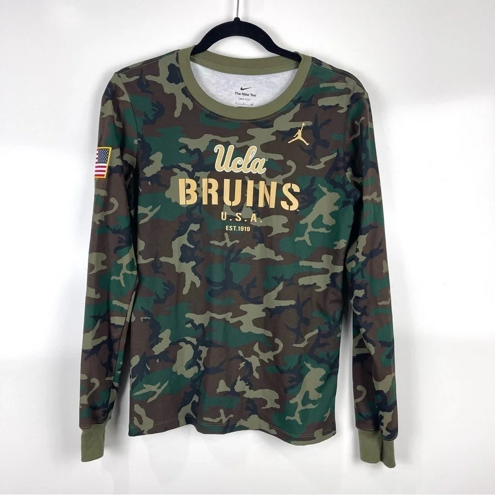 Nike UCLA Bruins Green Camo Long Sleeve Graphic Shirt Small NCAA College Tee NWT